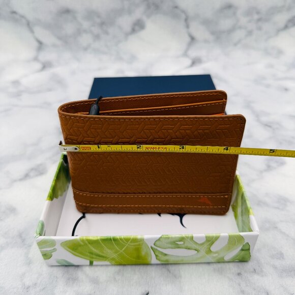 Tommy Bahama Leather Bifold Wallet,Tan Geometric Embossed,Logo Detail,Boxed-NEW - Picture 8 of 13